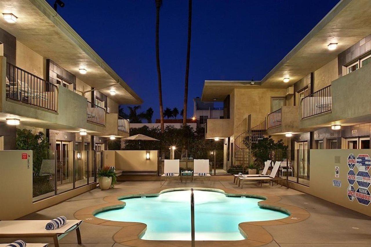 Hotel 7 Springs & Palm Springs