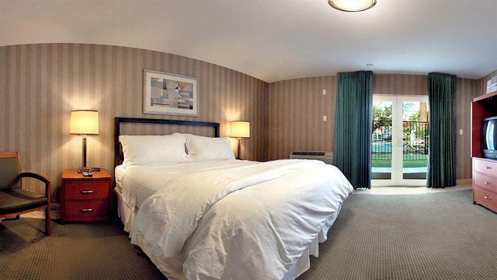 7 Springs & 3* Palm Springs