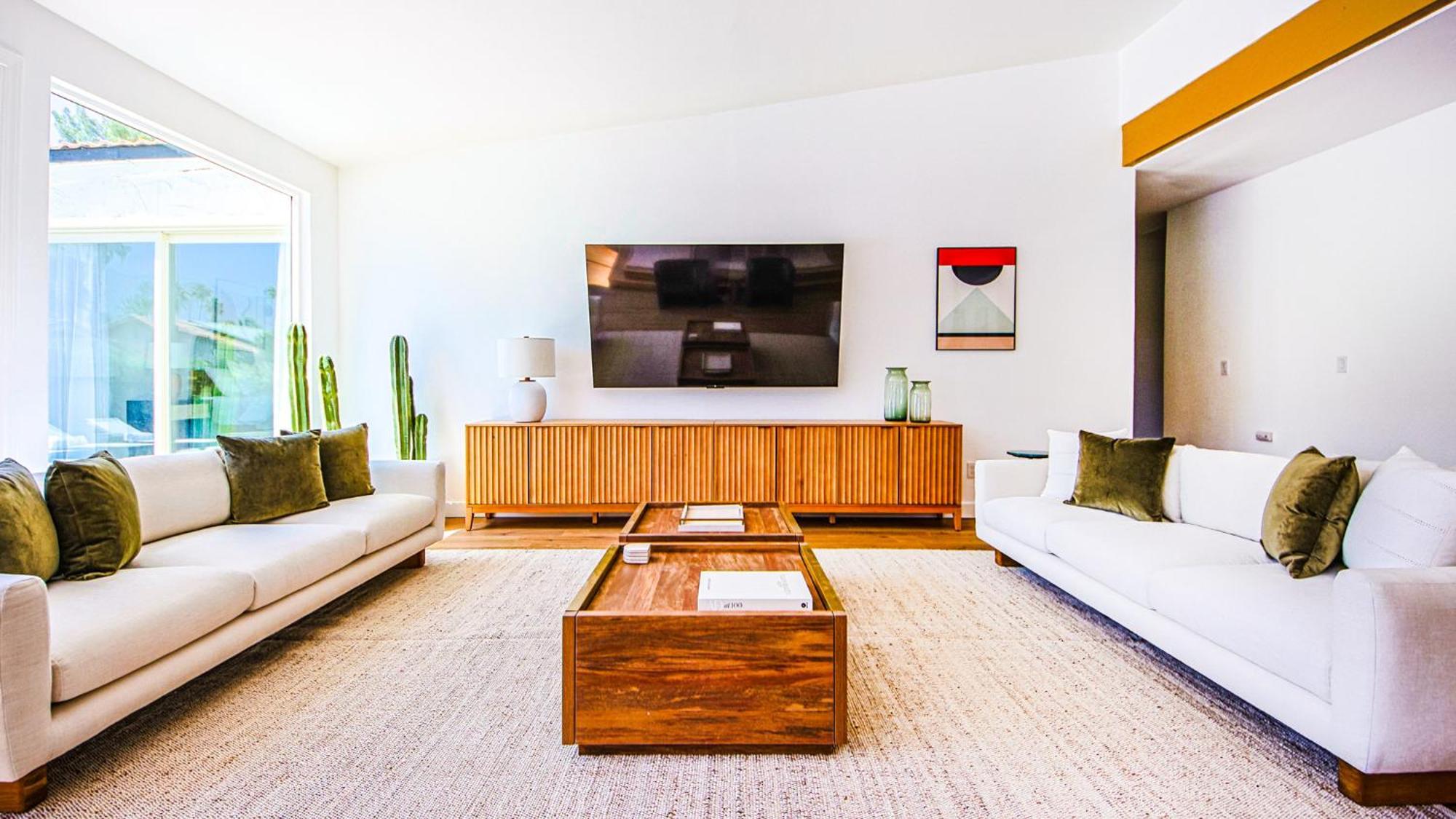 Apartment Serene With Pool With Mountain Views