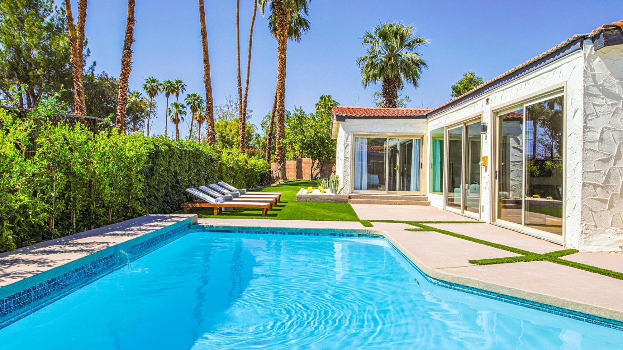 Serene With Pool With Mountain Views Apartment Palm Springs