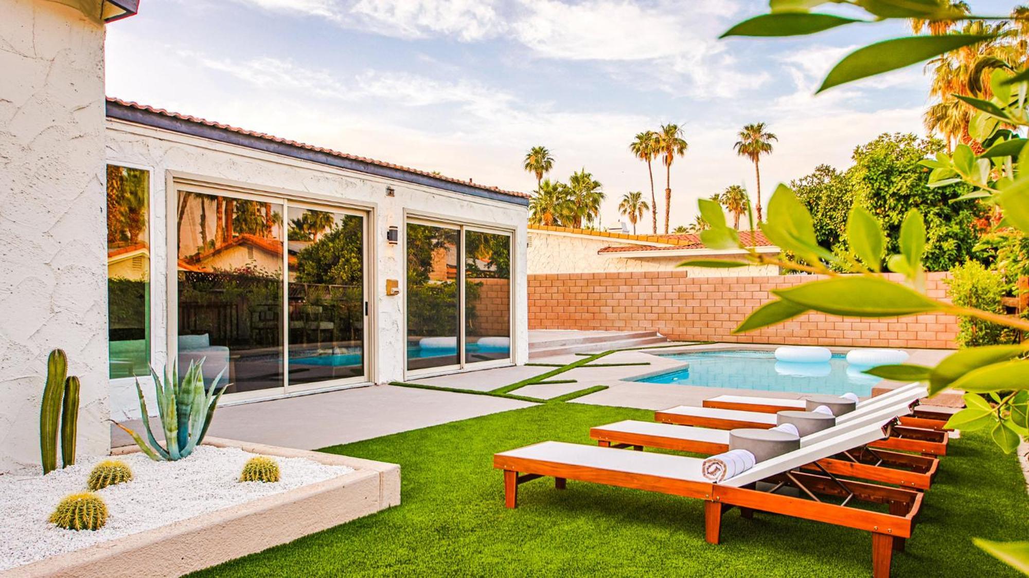Serene With Pool With Mountain Views Palm Springs