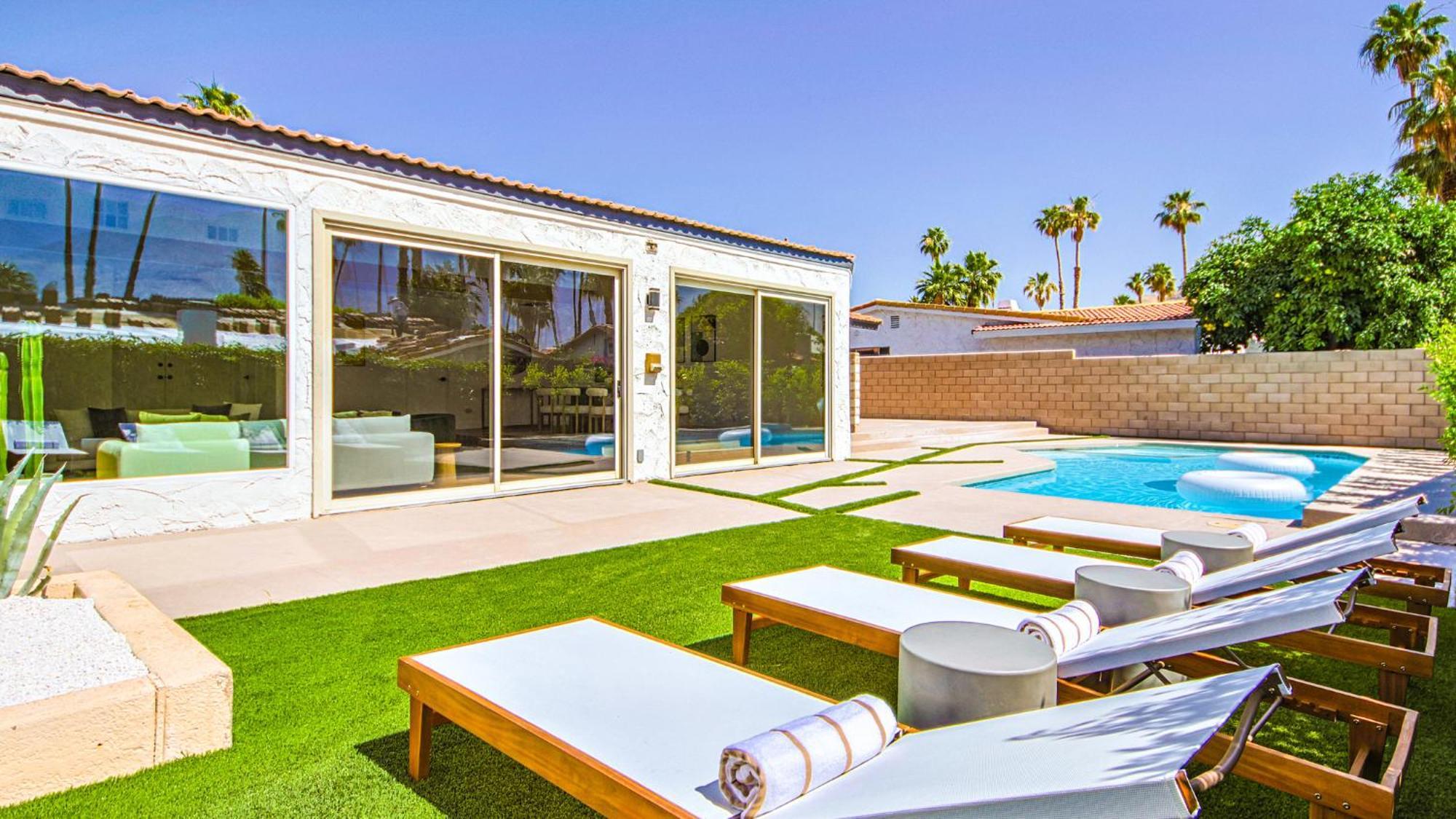 Serene With Pool With Mountain Views Apartment *