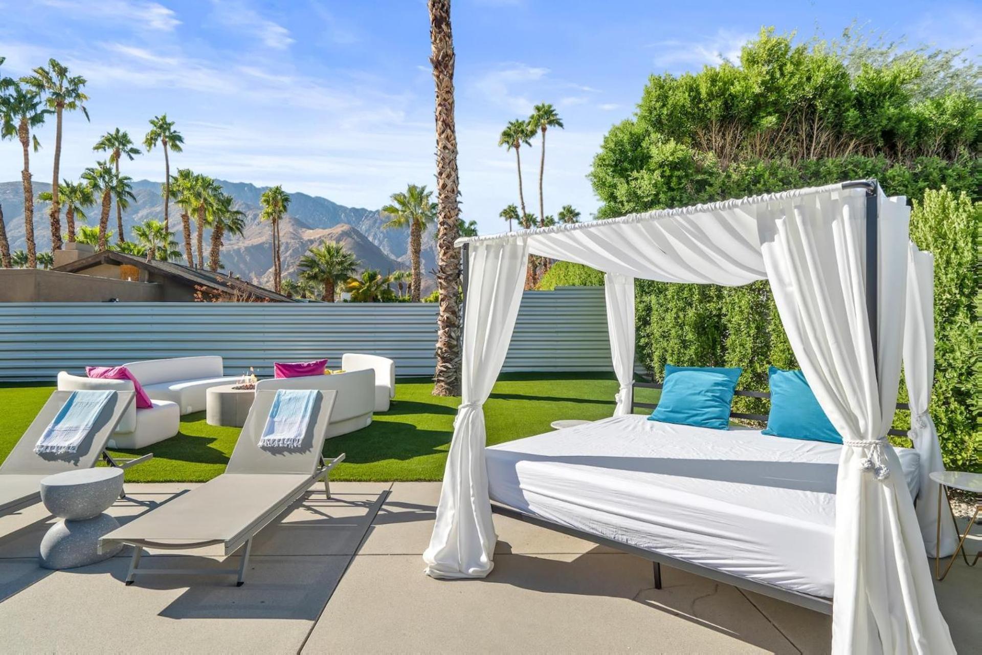 Tipsy Kitten Holiday home Palm Springs