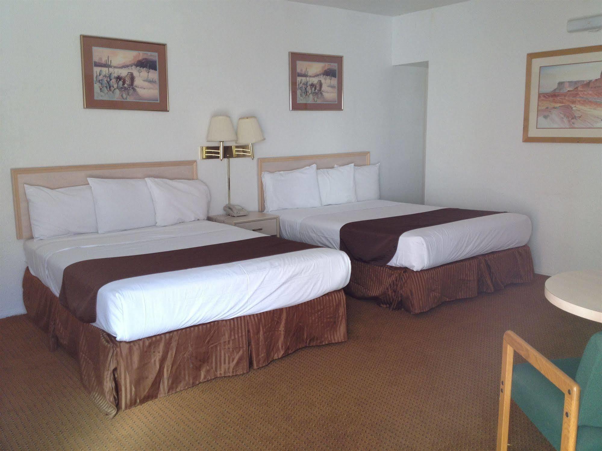 Adara 2* Palm Springs