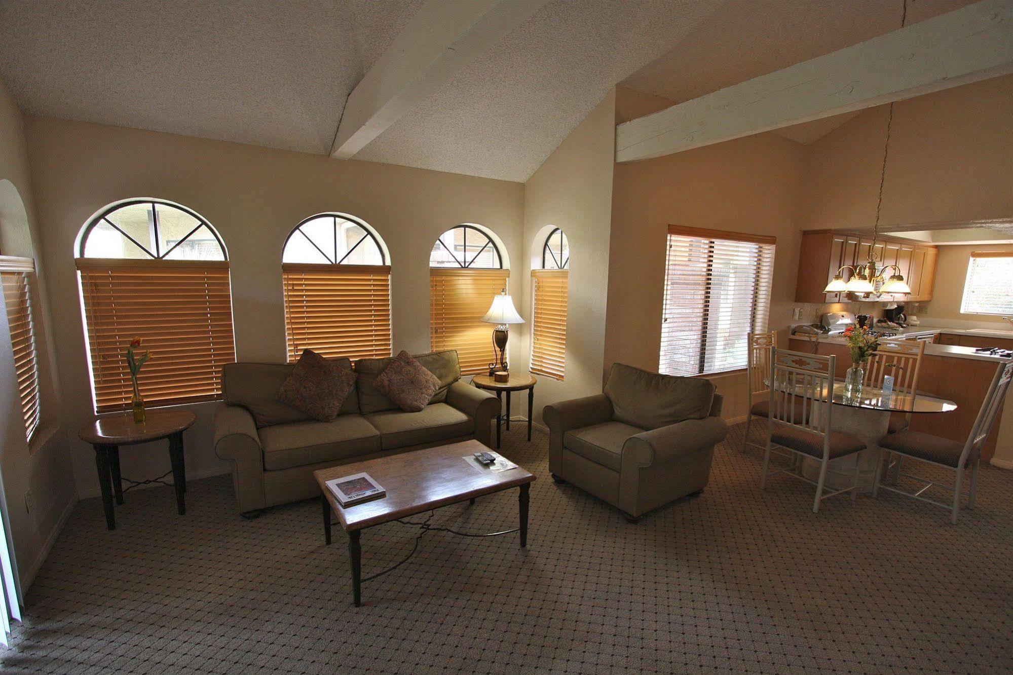 The Oasis 4*