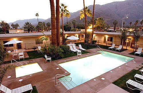 Hotel 7 Springs & 3*