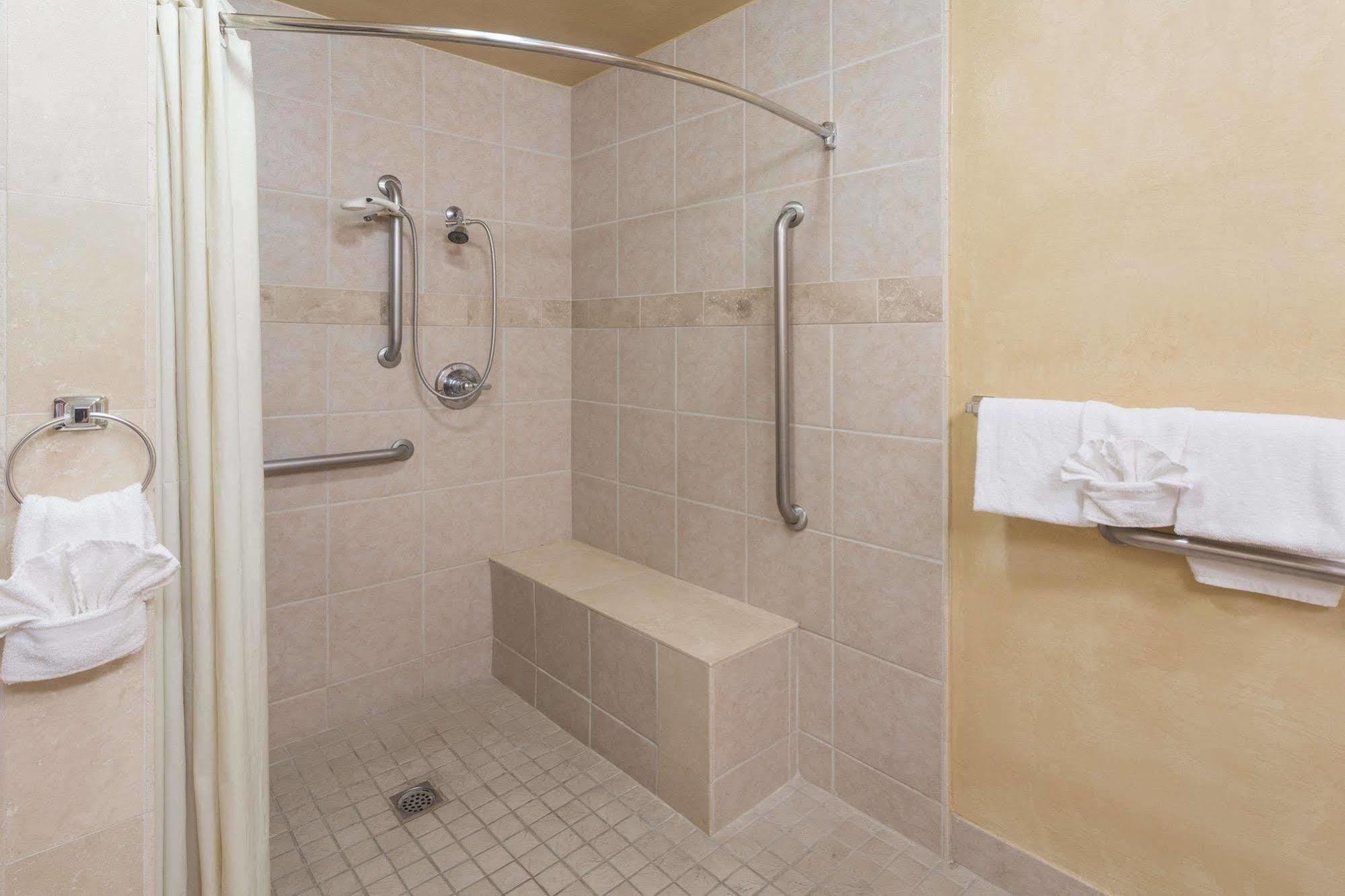 Adara Motel 2*