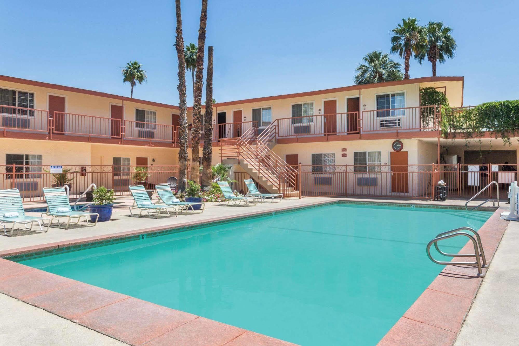 Adara Motel 2*