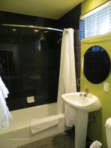 Hotel 7 Springs & 3*