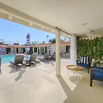 Little Paradise Hotel