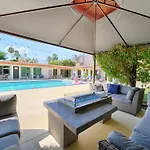 Little Paradise Hotel