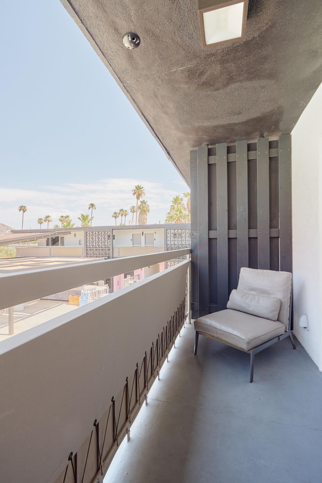 Hotel V