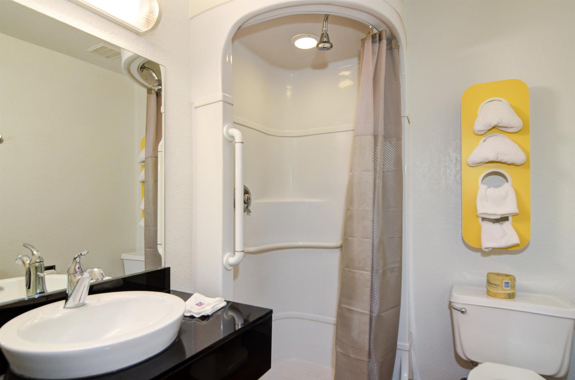 6-palm Springs, Ca - East - Palm Canyon Hotel