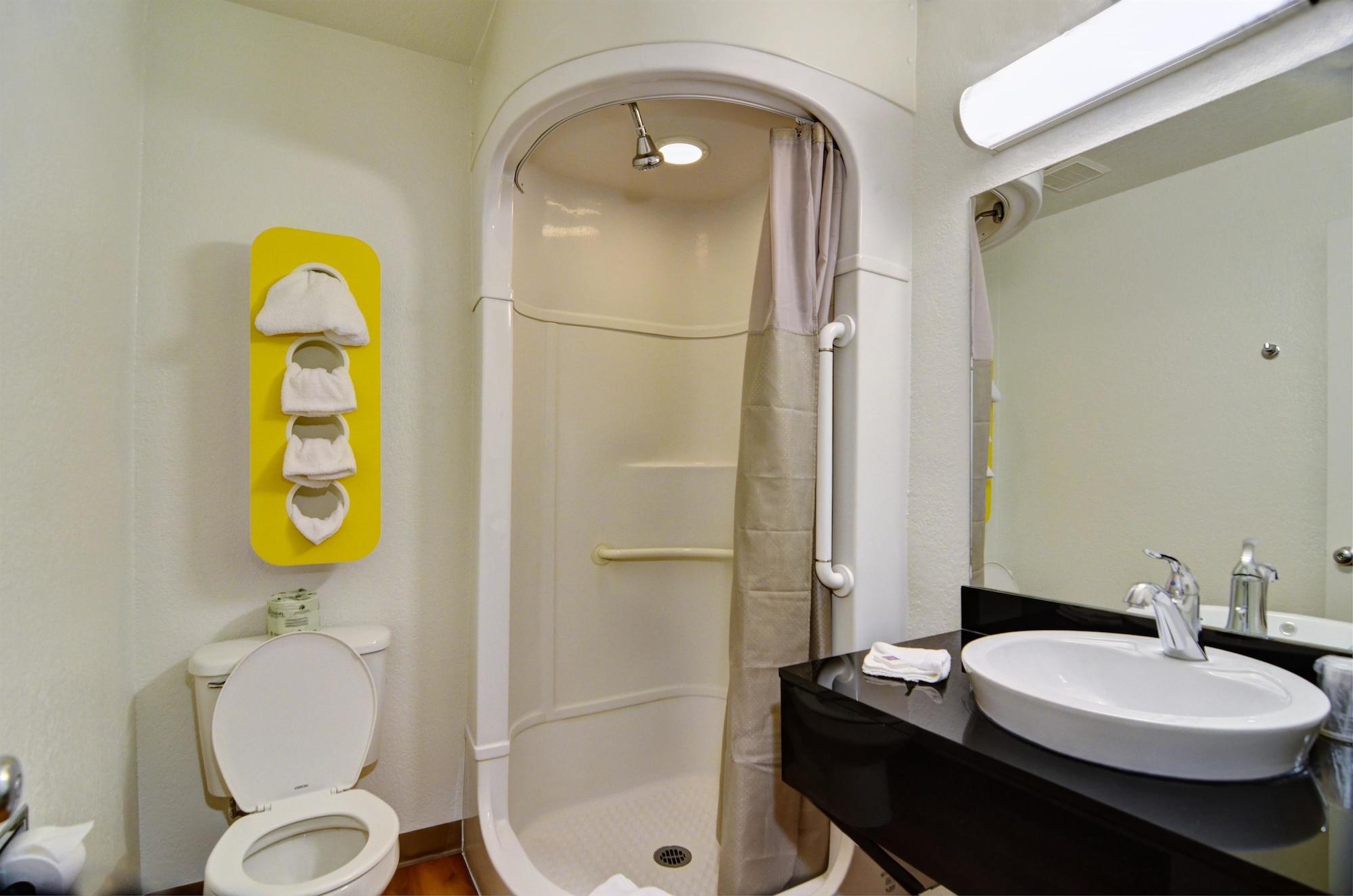6-palm Springs, Ca - East - Palm Canyon Hotel 2*