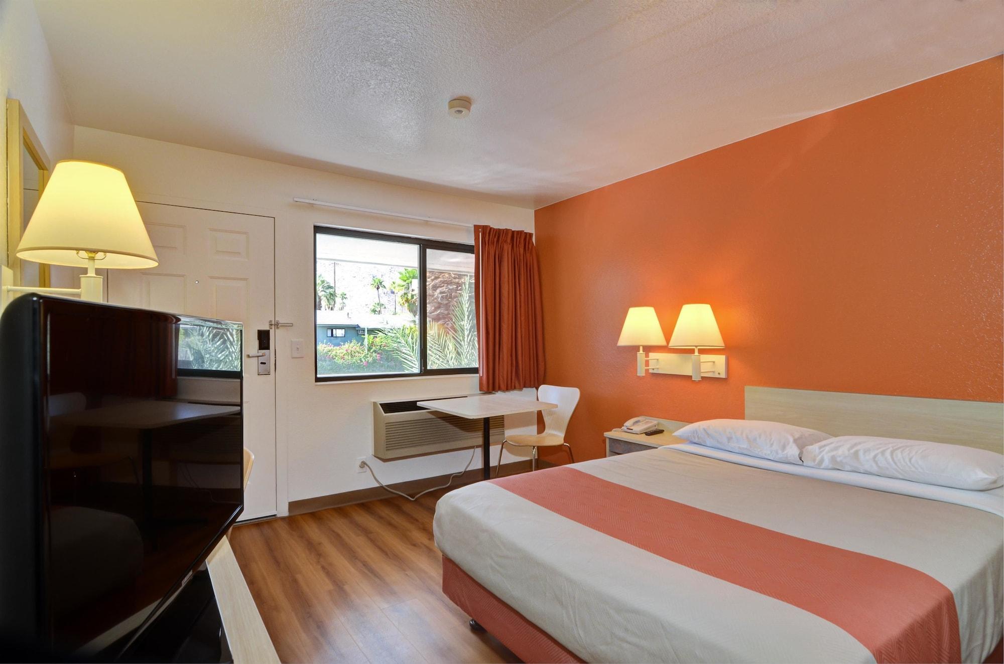 6-palm Springs, Ca - East - Palm Canyon Hotel