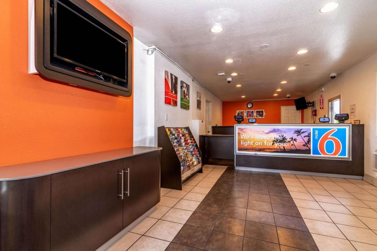 Hotel 6-palm Springs, Ca - East - Palm Canyon 2*