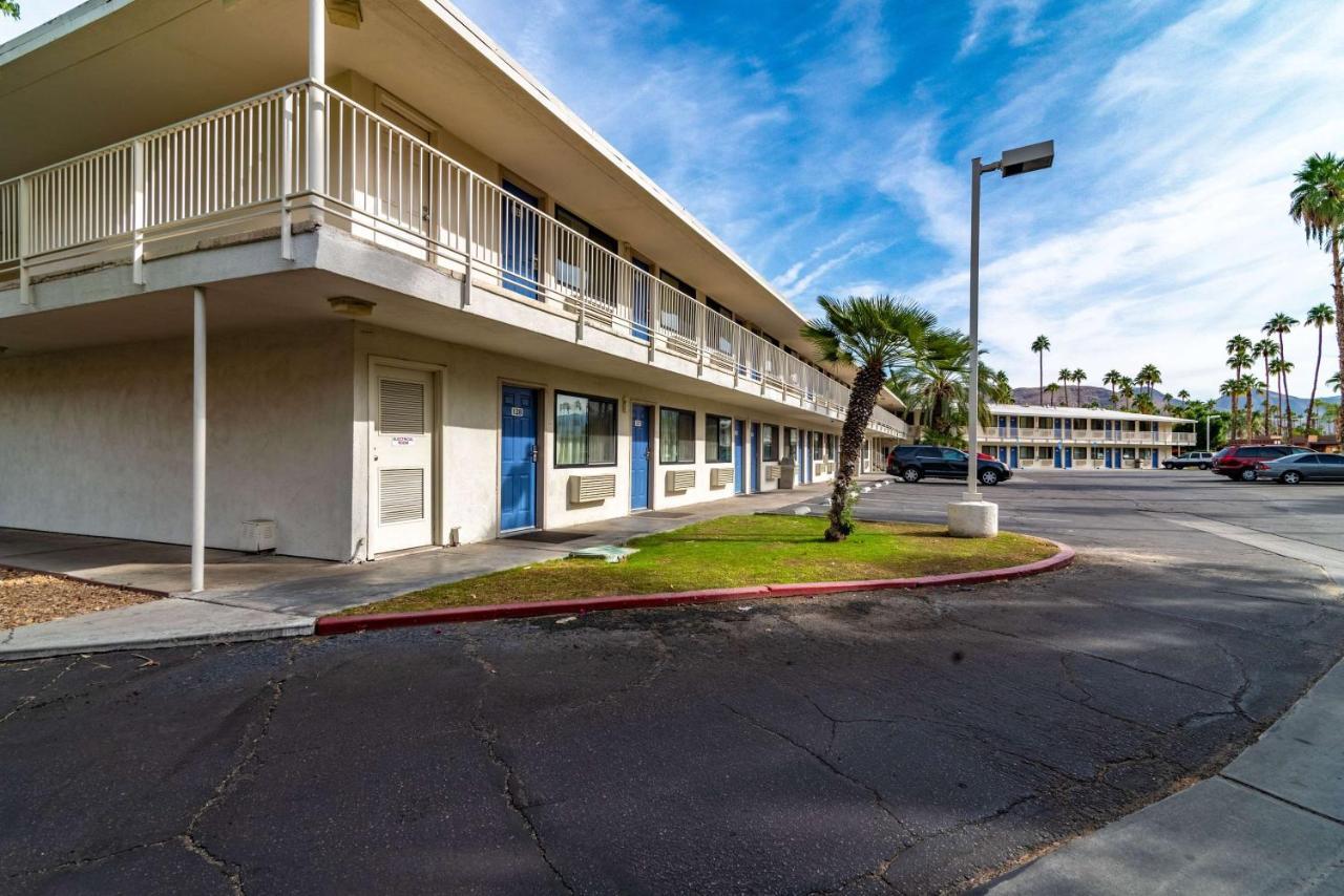 6-palm Springs, Ca - East - Palm Canyon Hotel