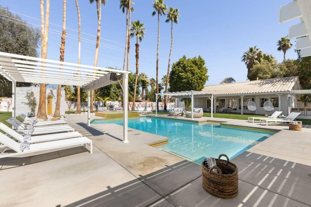 Solaris - Modern Mediterranean Estate With Pool, And Fire Pit #68003 Seven Br Palm Springs