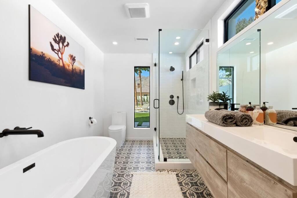 Solaris - Modern Mediterranean Estate With Pool, And Fire Pit #68003 Seven Br *