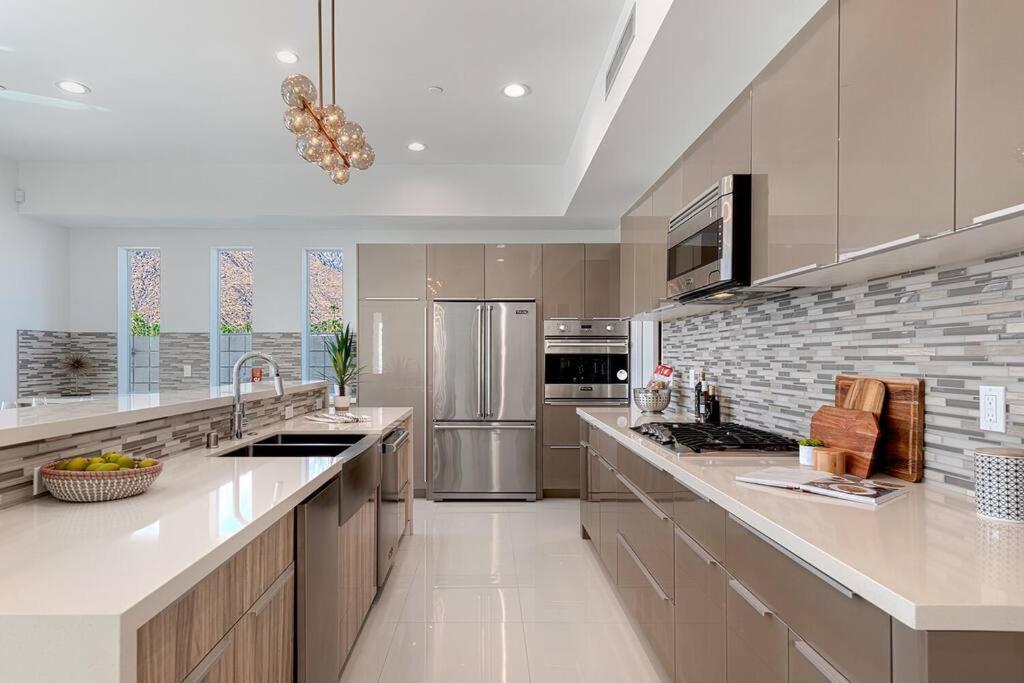 Gateway Luxury Style With A Private Pool Villa Palm Springs