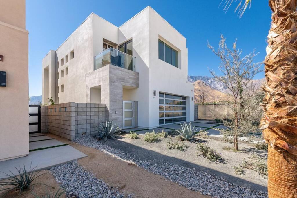 Gateway Luxury Style With A Private Pool * Palm Springs