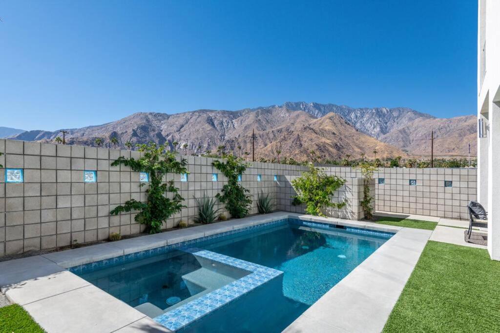 Gateway Luxury Style With A Private Pool Palm Springs