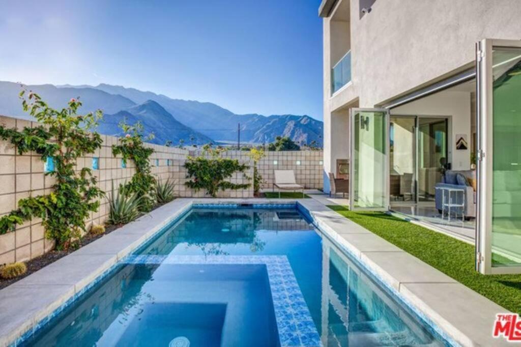 Gateway Luxury Style With A Private Pool Palm Springs