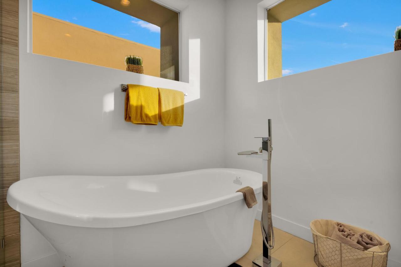 Gateway Luxury Style With A Private Pool *