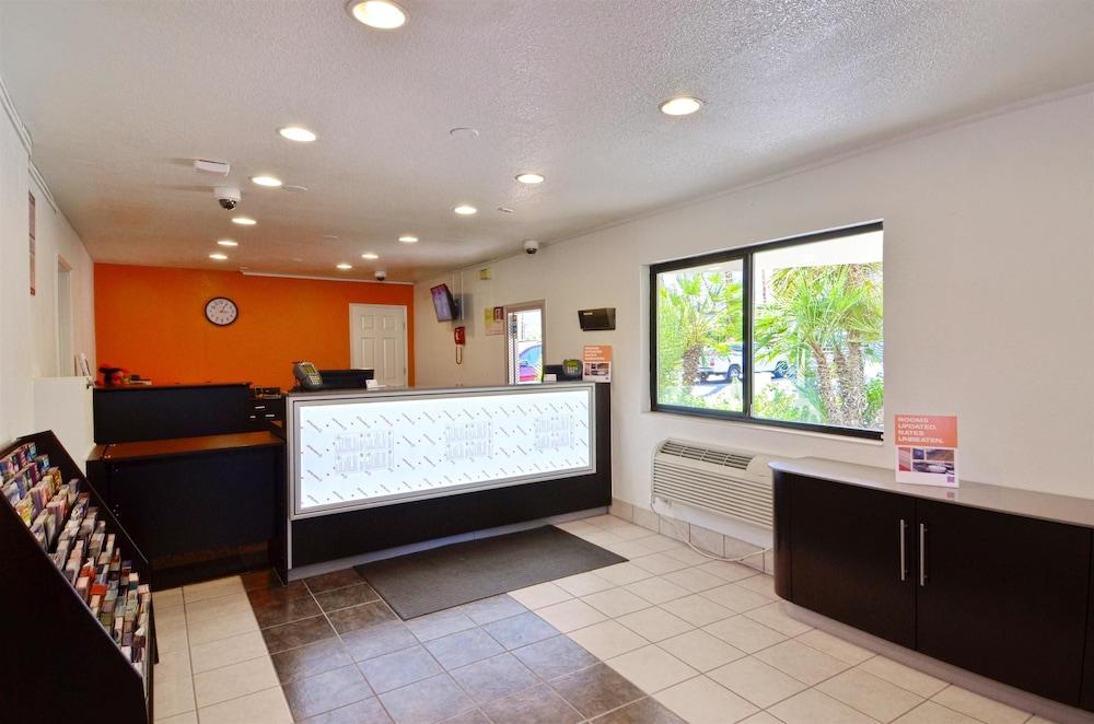 Hotel 6-palm Springs, Ca - East - Palm Canyon 2*