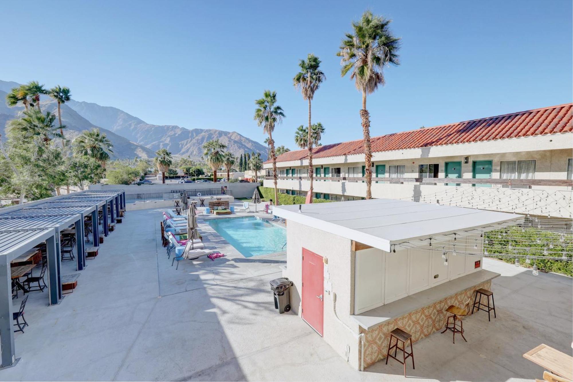 The Infusion Club 2* Palm Springs