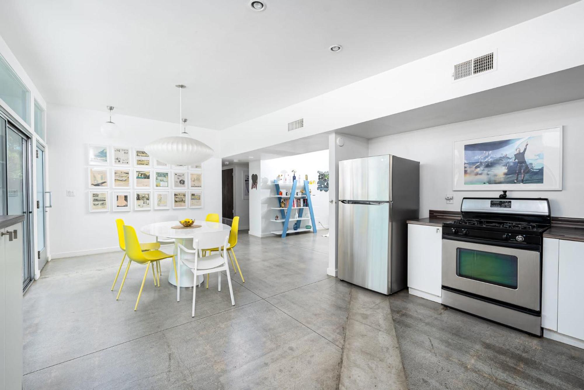 The Portrait House A Mid Century Hangout Holiday home