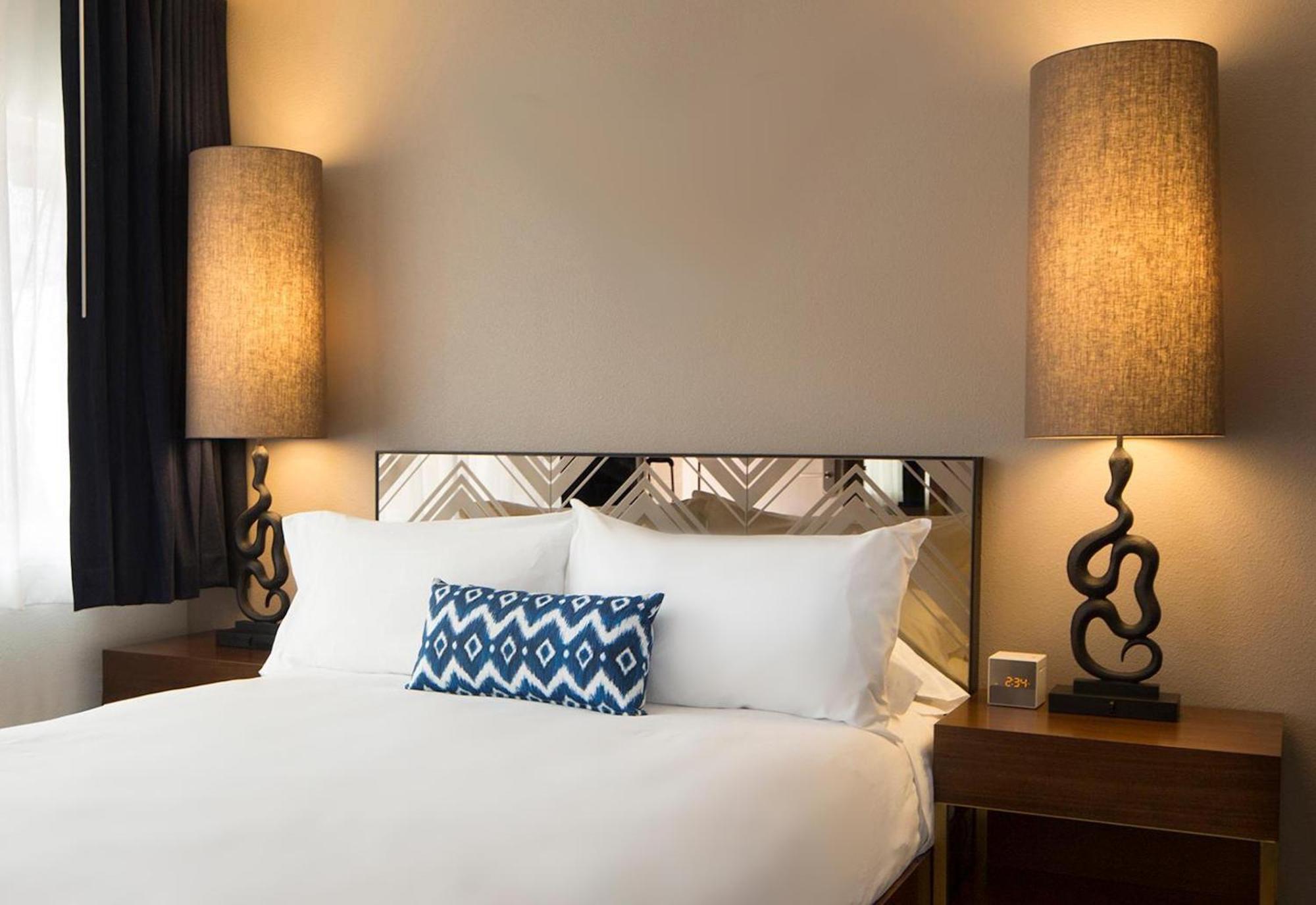 Hotel V 4*