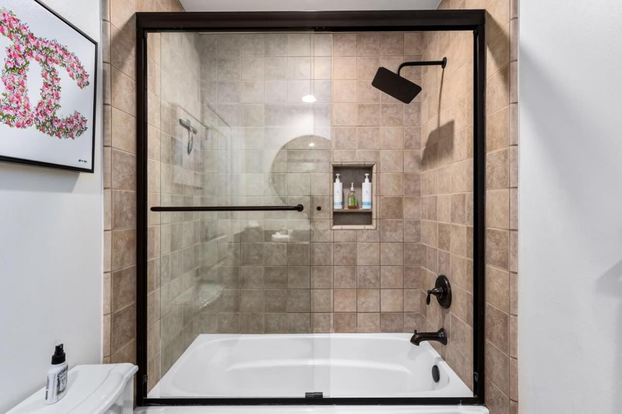 Holiday home Chanel Estate - Pool Jacuzzi And Pet Friendly *