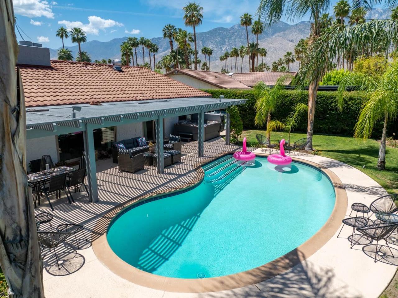 Holiday home Chanel Estate - Pool Jacuzzi And Pet Friendly *