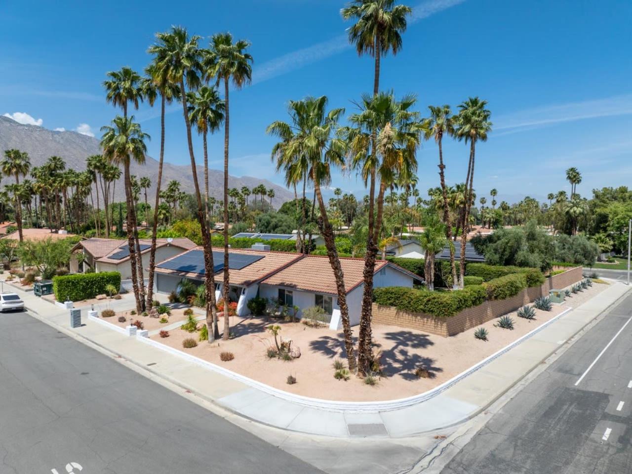 Holiday home Chanel Estate - Pool Jacuzzi And Pet Friendly Palm Springs