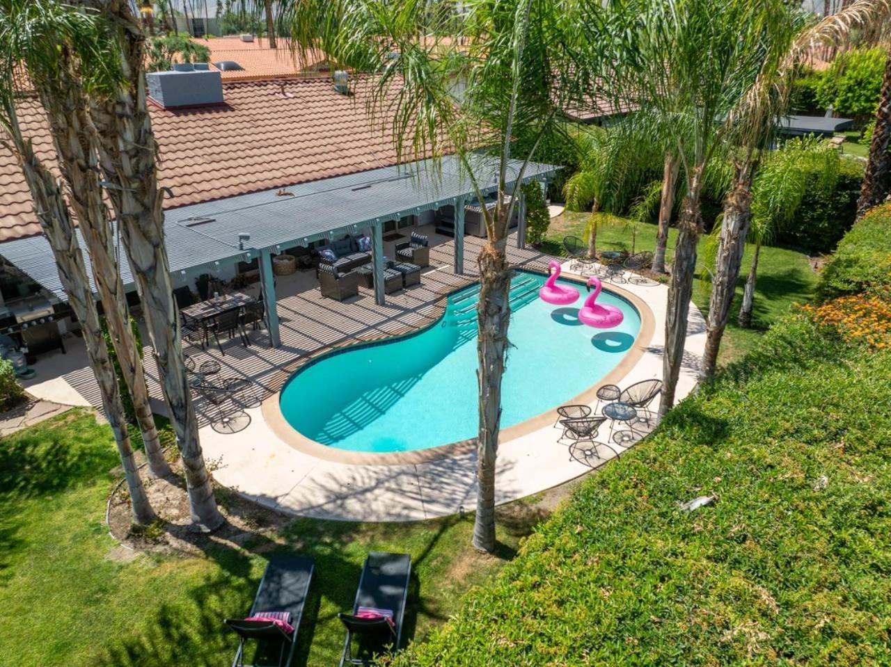 Holiday home Chanel Estate - Pool Jacuzzi And Pet Friendly