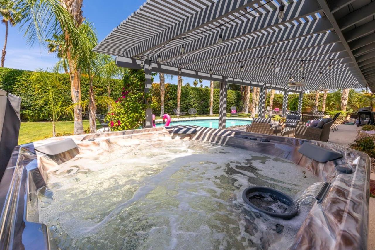Holiday home Chanel Estate - Pool Jacuzzi And Pet Friendly