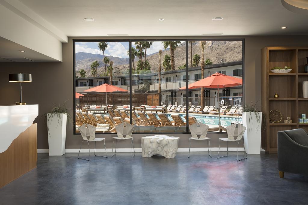 V Palm Springs
