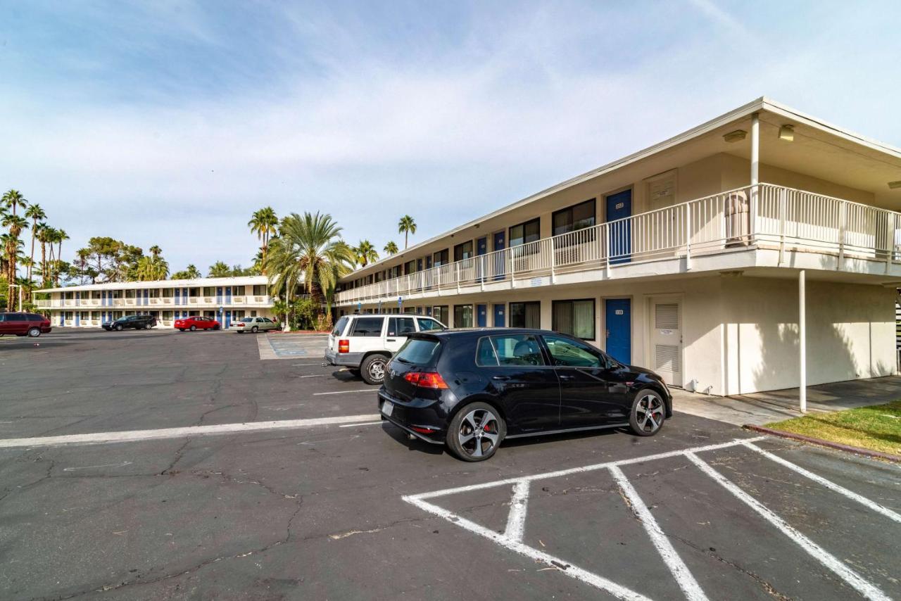 6-palm Springs, Ca - East - Palm Canyon 2*
