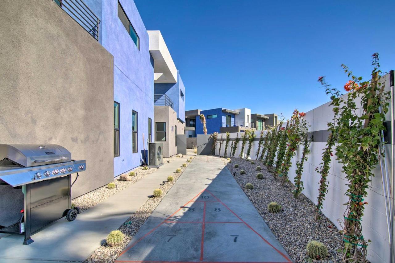 Luxe With Mountain-view Pool Deck Holiday home Palm Springs