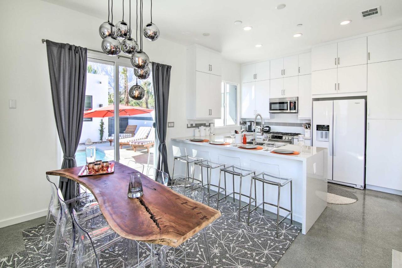 Luxe With Mountain-view Pool Deck Holiday home *
