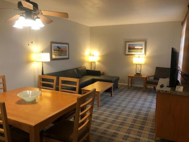 Resort Getaways At Vista Mirage Palm Springs