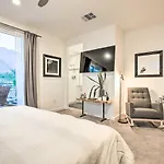 Luxe Palm Springs Home With Mountain-View Pool Deck