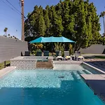 The Desert Xscape Pool & Views