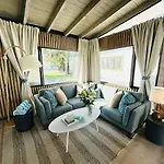 A Place In The Sun Hotel - Adults Only Big Units, 24H Heated Pool & Spa In 1 Acre Park Prime Location, Dog Friendly, Top Midcentury Modern Boutique Hotel