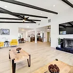 Stylish Palm Springs Home With Private Pool And Spa!