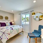 Palm Springs Paradise With Fire Pit!