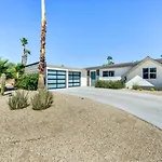 Palm Springs Paradise With Fire Pit!