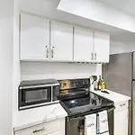 Sleek Palm Springs Condo With Patio And Resort Perks