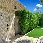 Ultra-Chic Luxe Mid-Century Estate- Resort Like Pool, Spa, Firepit, Outdoor Kitchen 3Bed/3Bath